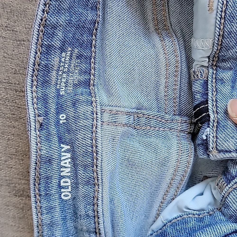 Old Navy High Rise Jeans - Picture 5 of 6
